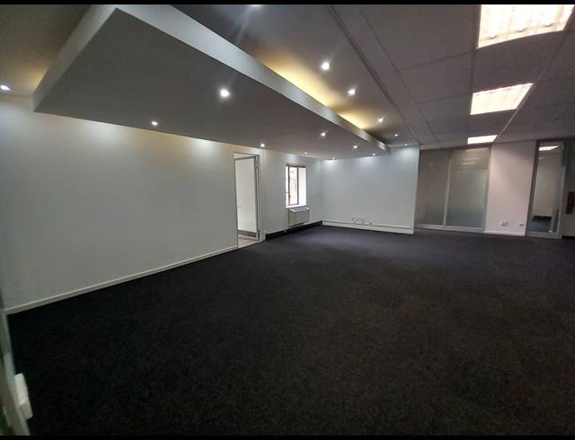 529M² OFFICE TO LET IN BRYANSTON